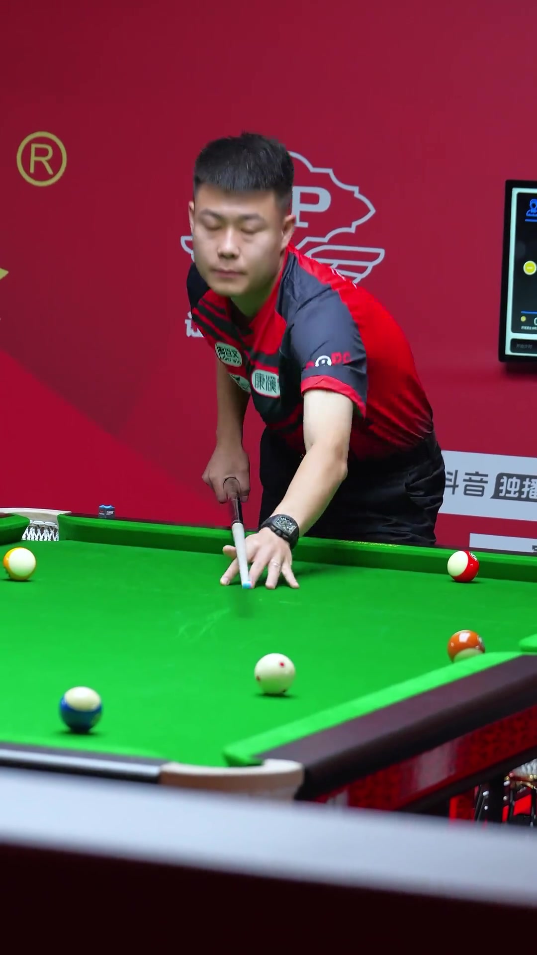 前接受采访 前接受采访