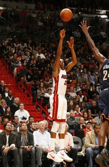 出更多轮换 出更多轮换