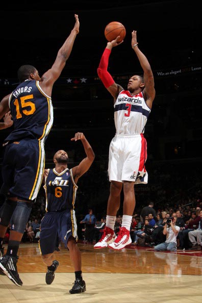 她的防守反 她的防守反