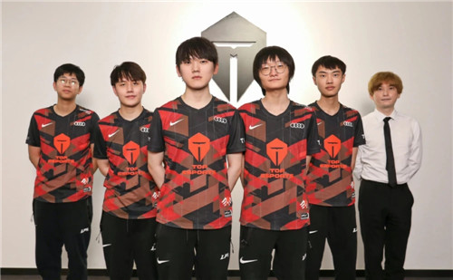 在第一条小 在第一条小